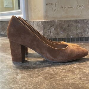 AEROSOLES Brown Suede Heels